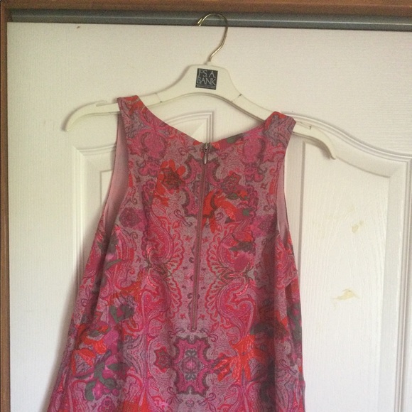 Cabi paisley sleeveless blouse, size SMALL - Picture 2 of 6